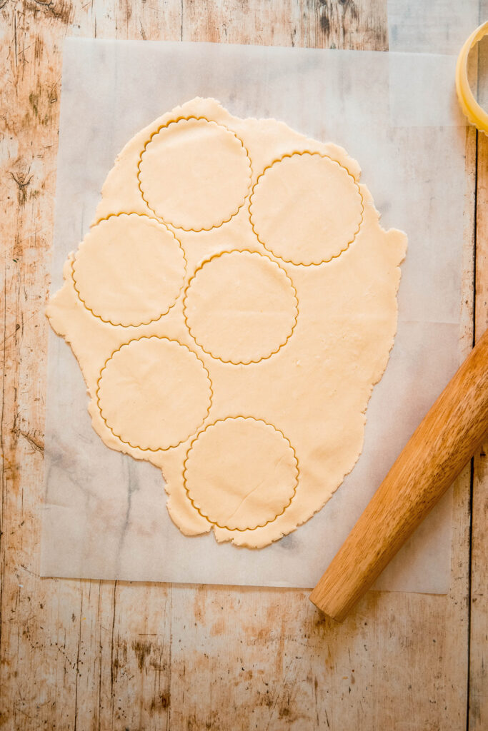 cut pastry