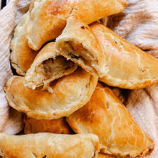 VEGETARIAN PASTY RECIPE: CORNISH PASTIES RECIPE